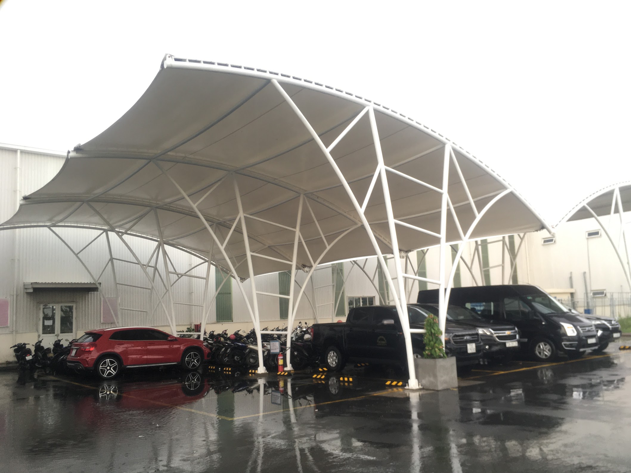 mai-che-nha-de-xe-o-to-1