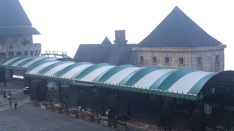 thi-cong-mai-che-nha-hang-kavas-baku-ba-na-hills-2